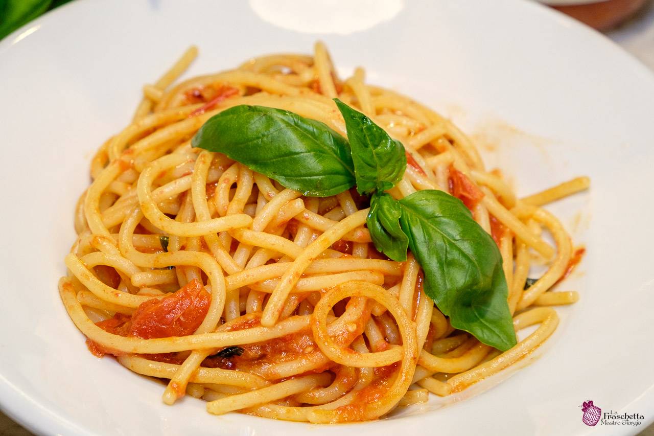 Spaghettoni al Pomodorino del Piennolo del Vesuvio DOP